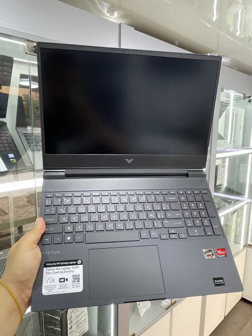 Hp victus / AMD Ryzen 5 7535HS/ 08GB / 512GB / RX6650M 4GB / 15.6 pouce FHD 144hz