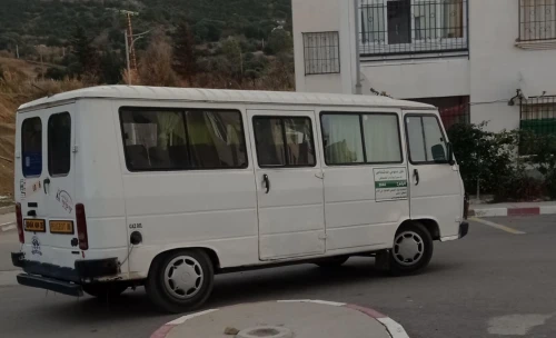 Peugeot J9 2004