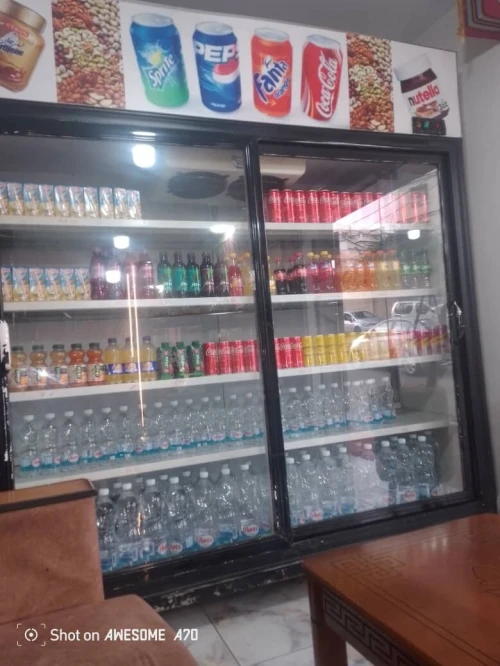 Frigo commercial en très bon état تلاجة