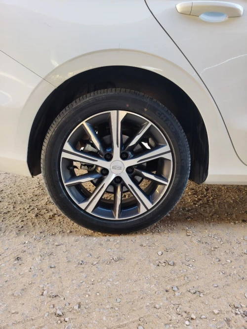 Geely Emgrand 2024 
