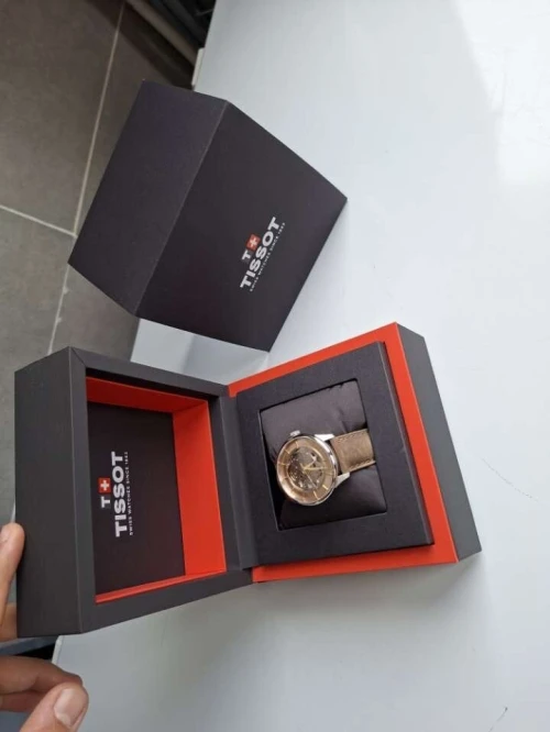 Tissot chemin des tourelles squelette