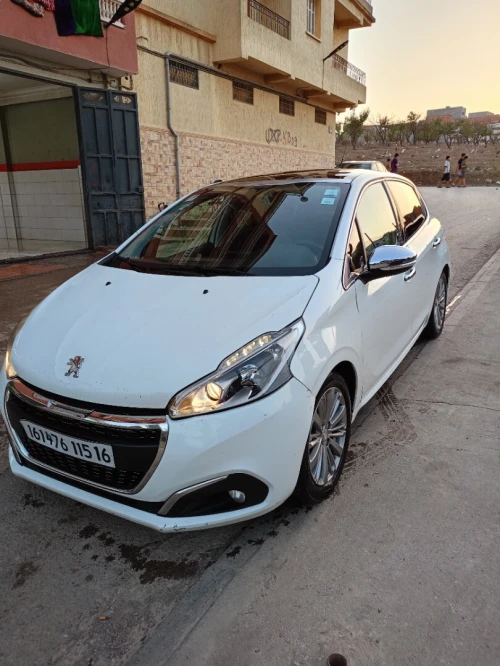 Peugeot 208 2015 Active Facelift