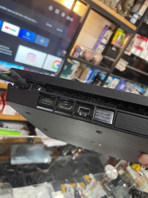Ps4 slim 1Tb très très bonne état