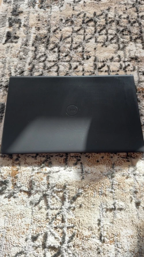Dell Vostro 3520 i5 12Gen 8Go 512 NVMe 120Hz Très bon état