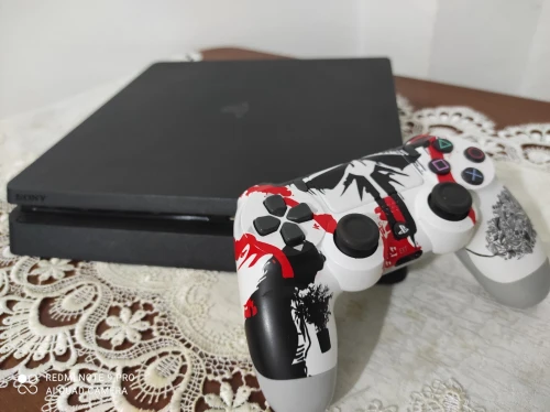 Ps4 slim ps plus extra 12 mois