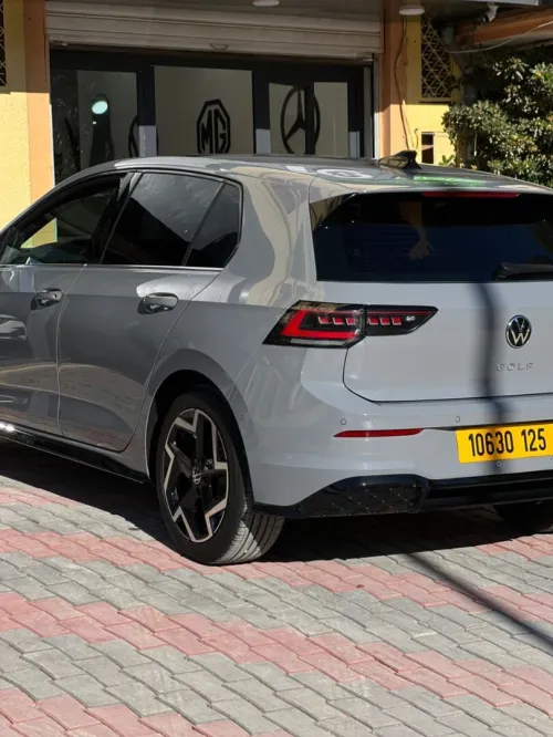 Volkswagen Golf 8 2025 R-Line