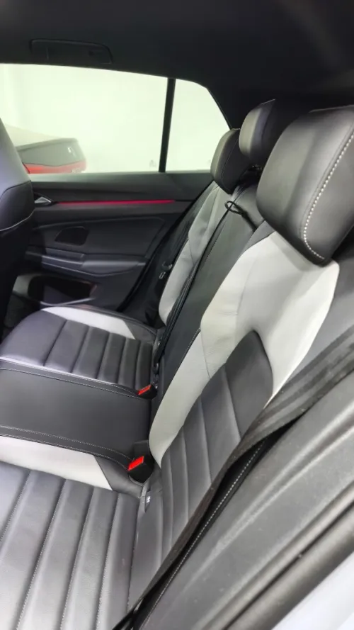 Volkswagen Golf 8 2025 R-Line