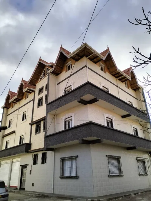 Facade en monocouch gratté et mouchter écrasé.......