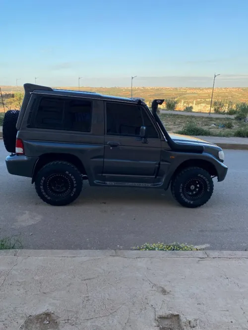 Mitsubishi Pajero Court 2000 