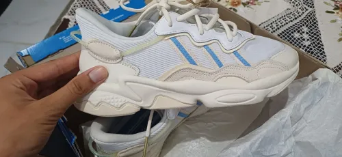 Basket Adidas ozweego original pointure 41 neuf jamais utilisé 
