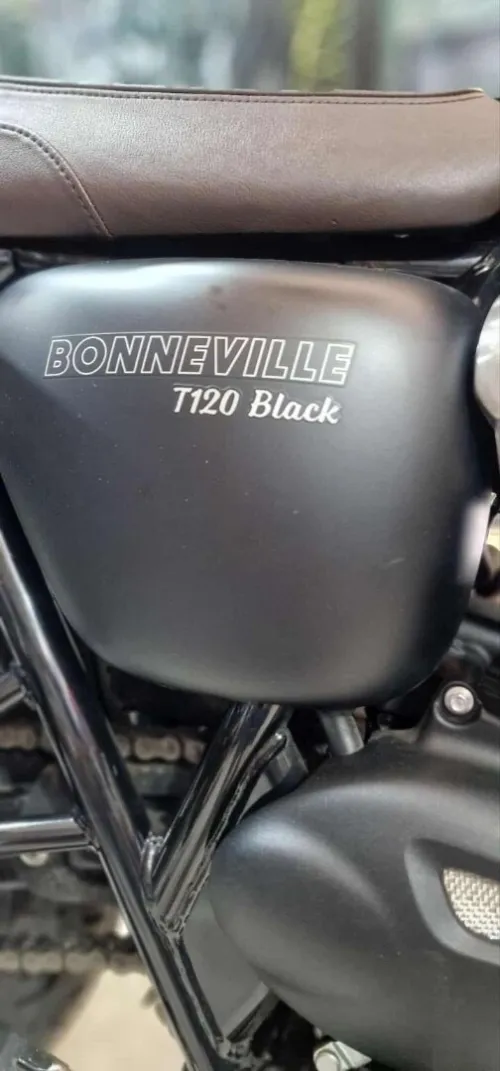 TRIUMPH BONNEVILLE t1200 black 2017