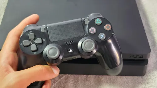 Ps4 slim flaché 