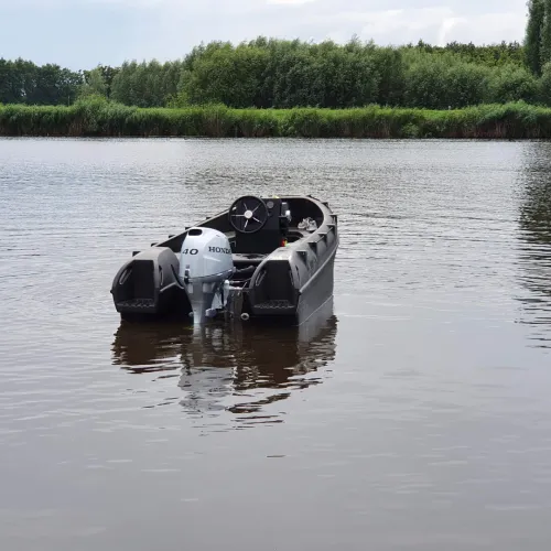 BATEAU AVEC MOTEUR WHALY 400