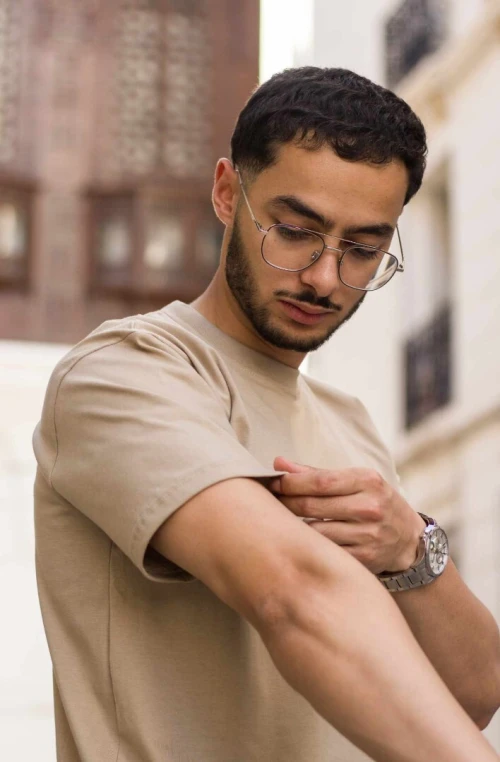 Tshirt Oversize 1  Tshirt = 1400 DA 2 Tshirts =2500  DA  ال num 