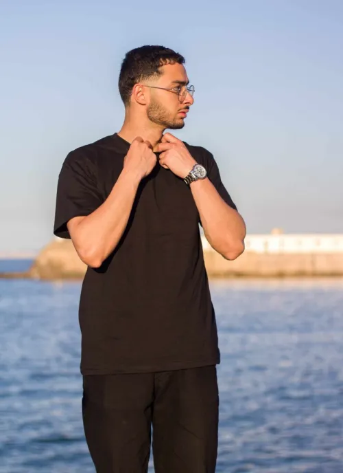 Tshirt Oversize 1  Tshirt = 1400 DA 2 Tshirts =2500  DA  ال num 
