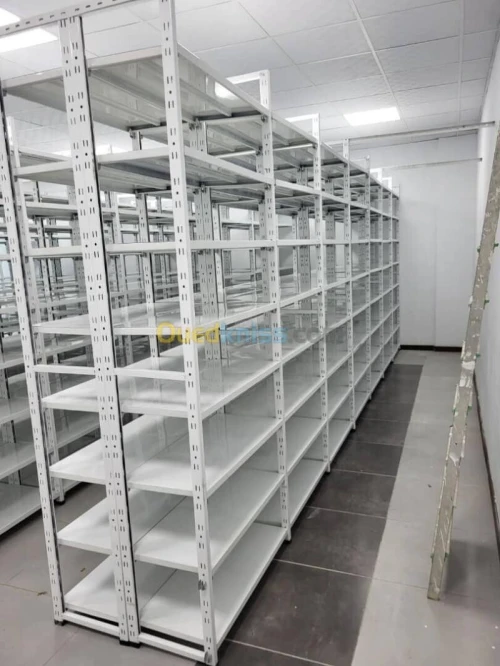 ETAGERE METALLIQUE ET RAYONNAGE