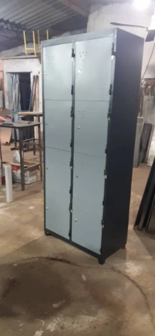 ARMOIRES METALLIQUE :
