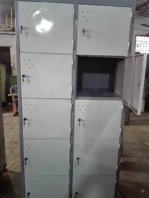 ARMOIRES METALLIQUE :