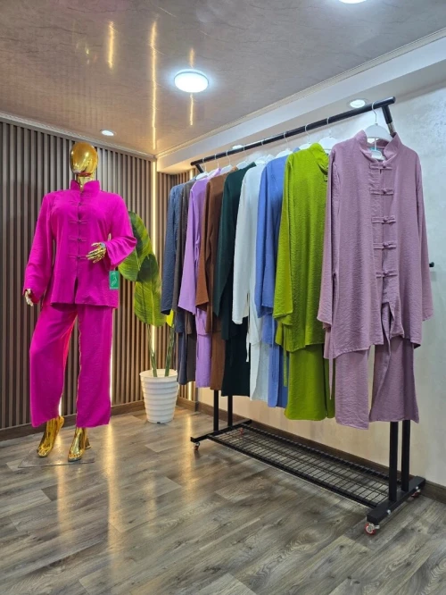 Ensemble femme disponible