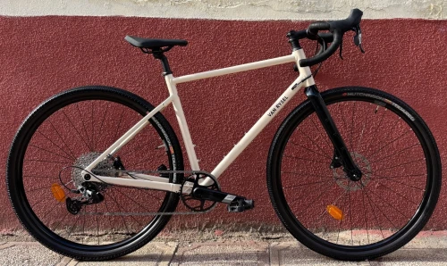 Magnifique vélo gravel de haute qualité de la grande marque Vanrysel // Taille : M // État : 9,5/10