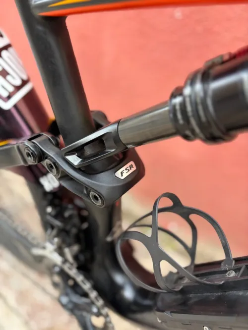 VTT all mountain full Carbon haute gamme // Taille : L 27,5 // État : 9/10