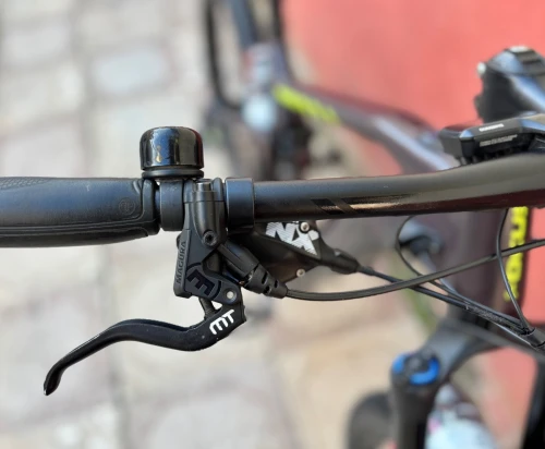 VTT Enduro Électrique Haute gamme super puissant // Taille : L 27,5+" // État : 9/10