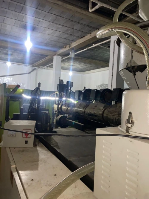 Machine de soufflage PEHD