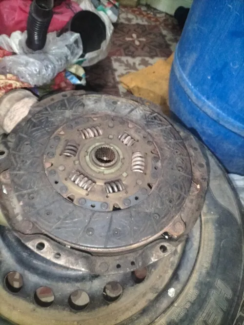 ببع قطع غيار لسياراة هوندا 