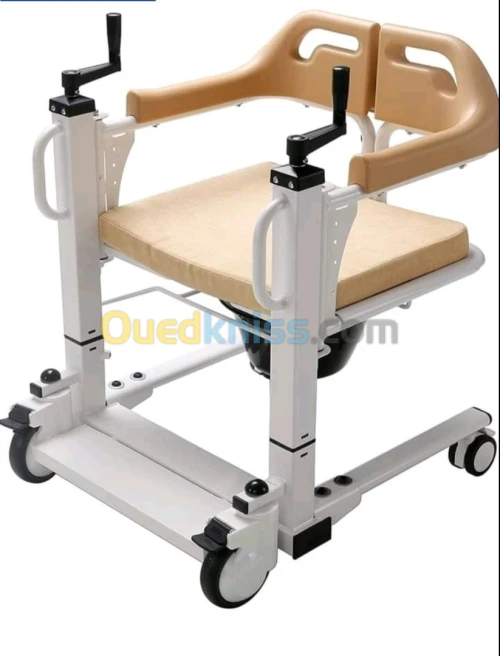 Chaise roulante transfert malade garde robe manuel