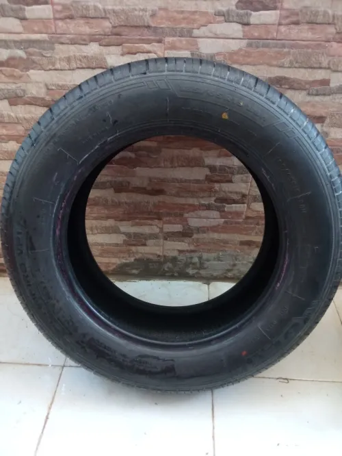 Pneus 100 % d'Origine Renault GT Radial CHAMPIRO 185/65/ R15  1 Neuf + 1 Occasion