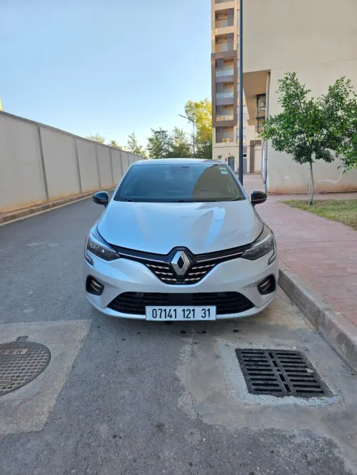 Renault Clio 5 2021 Lutecia