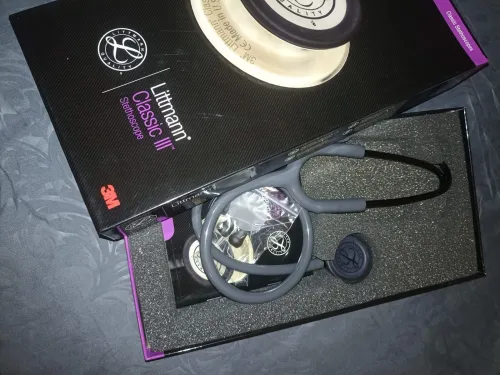 Littmann Classic III Gris, Noire et Bordeaux