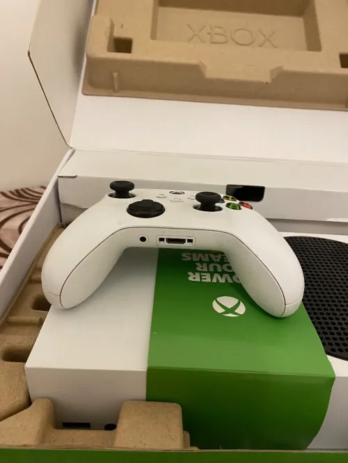 Xbox series s avac s boite