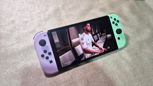 Nintendo Switch OLED Flashé (Puce) + MicroSD 256 Go
