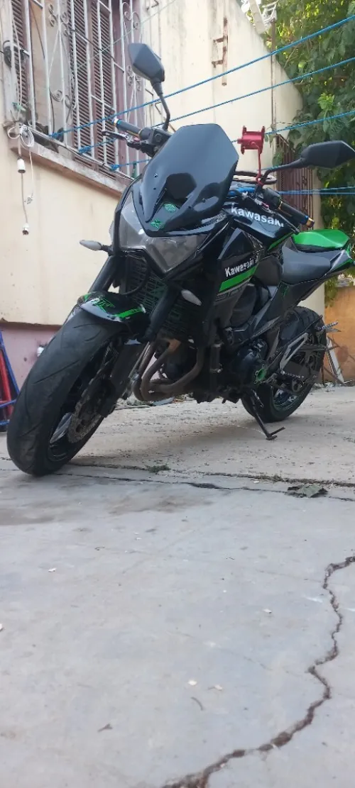 Kawasaki Z800R 