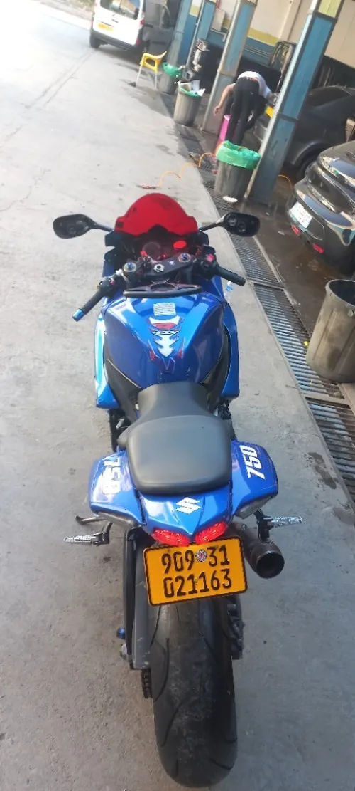 Suzuki K9 2009
