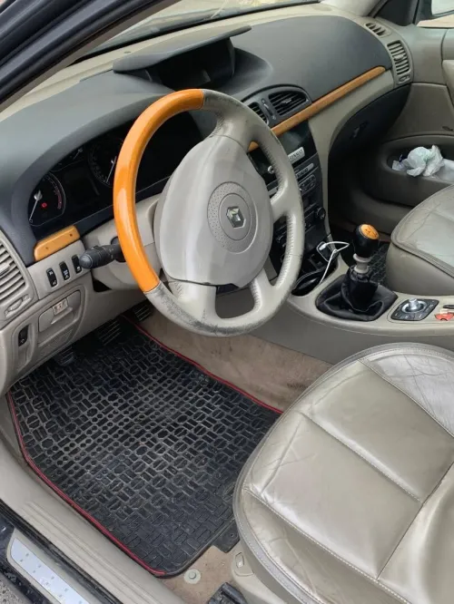Renault Laguna 2 2002 initiale paris