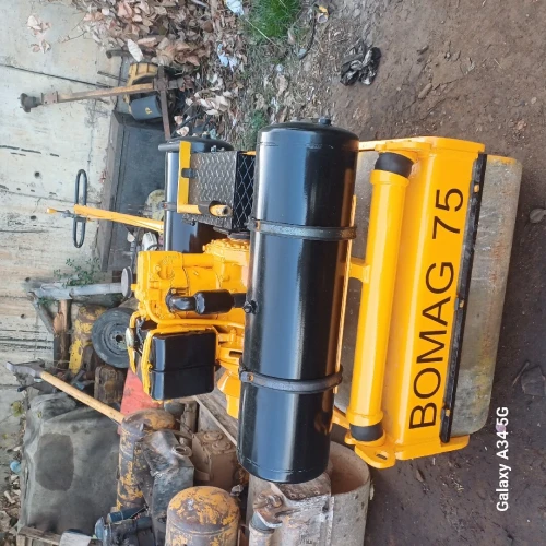 Compacteur bomag 75