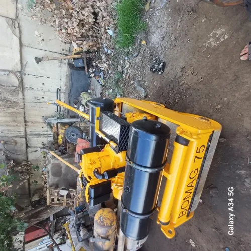 Compacteur bomag 75