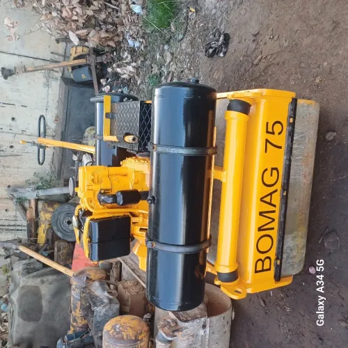 Compacteur bomag 75