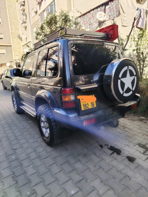 Mitsubishi Pajero Court 1992 V6 3000