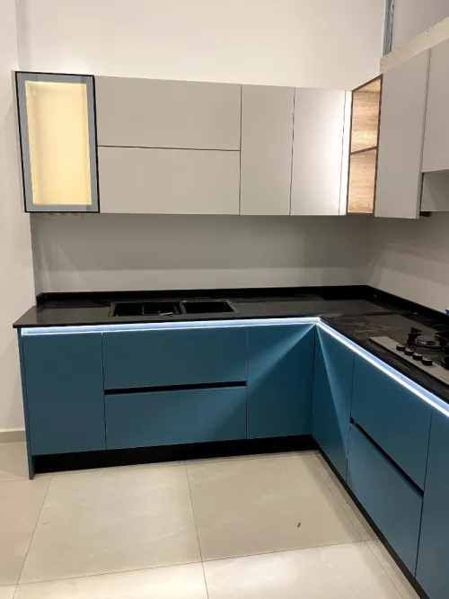 cuisine équipée moderne sur mesure 