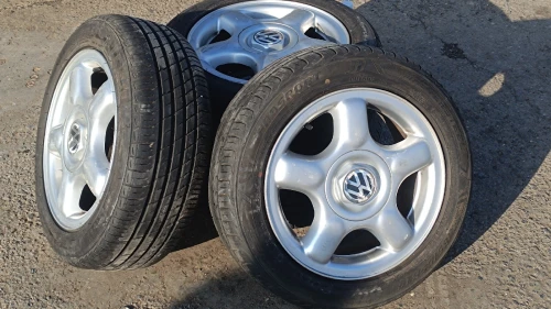 4 roues Volkswagen polo jantes alu pneus neufs
