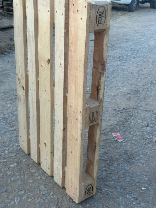 Fabrication palette bois et plastique