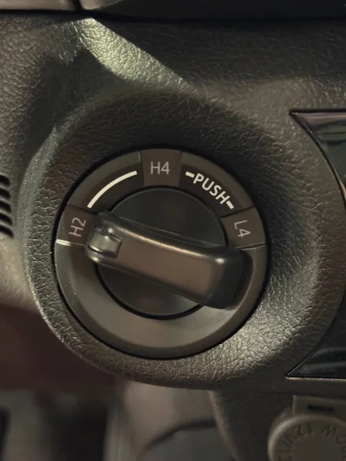 Toyota Hilux 2025 Srs