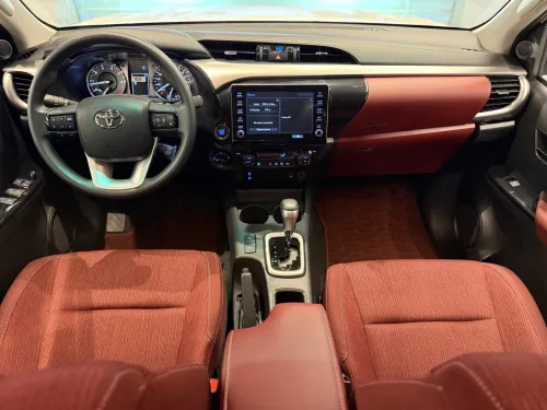 Toyota Hilux 2025 Srs
