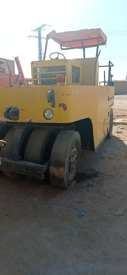 Compacteur SAKAI 