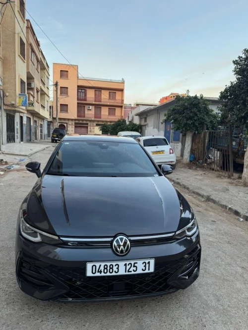 Volkswagen Golf 8 2025 R