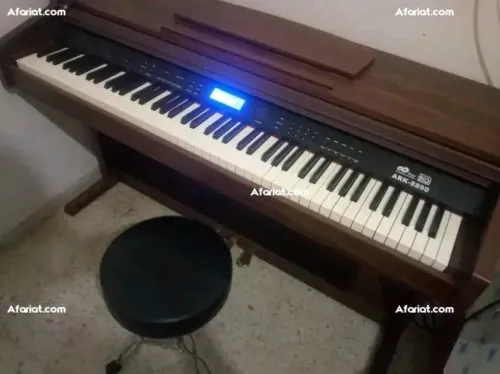 piano ARK-8890 trés bon état