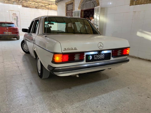 Mercedes W123 1984 300D